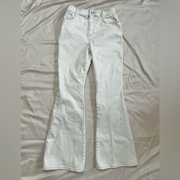 Boden Women’s High Waist Smart Flare Jeans in Ecru US Size 6 Long - Picture 2 of 13